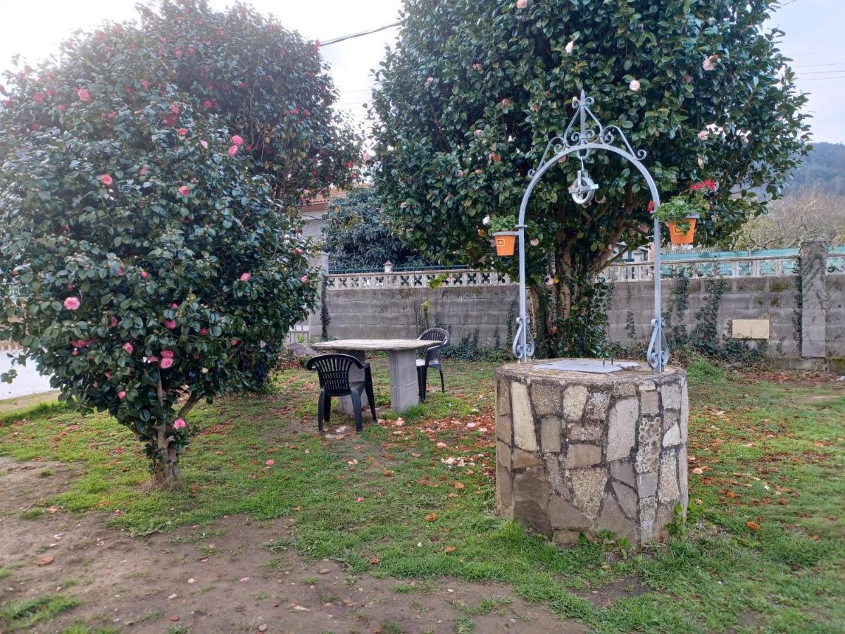 Acogedora Casa De Campo Neda Eksteriør billede